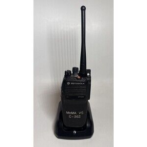 Motorola MOTOTRBO XPR6350 4W 32CH UHF 96% Battery radio AAH55TDC9LA1AN w Charger